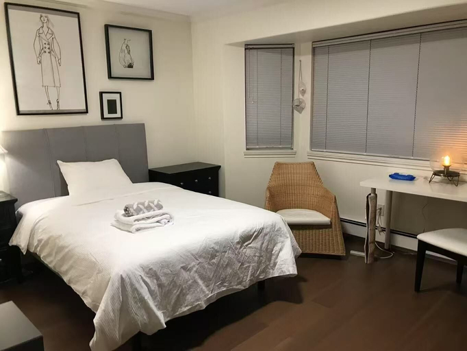 Room 2, Vancouver Richmond Villa, Greater Vancouver