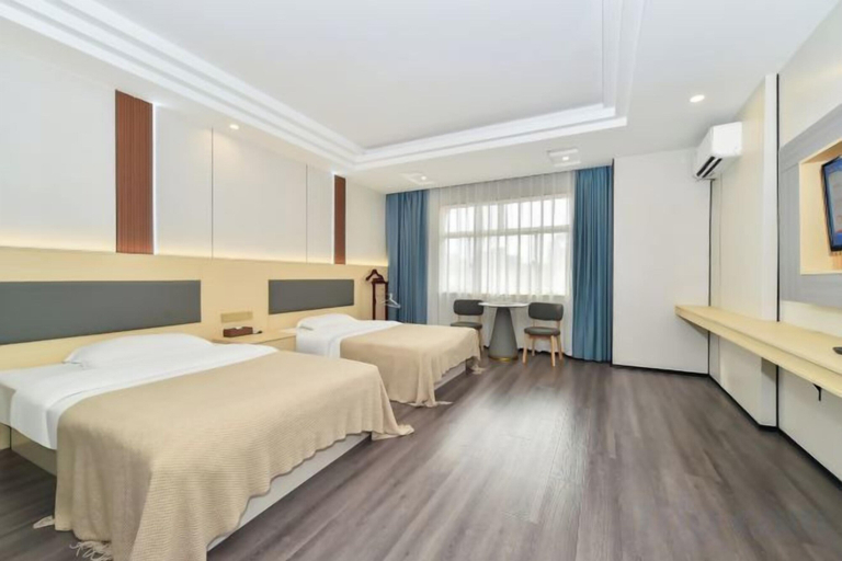 Bedroom 3, Dong He Hotel, Fangchenggang