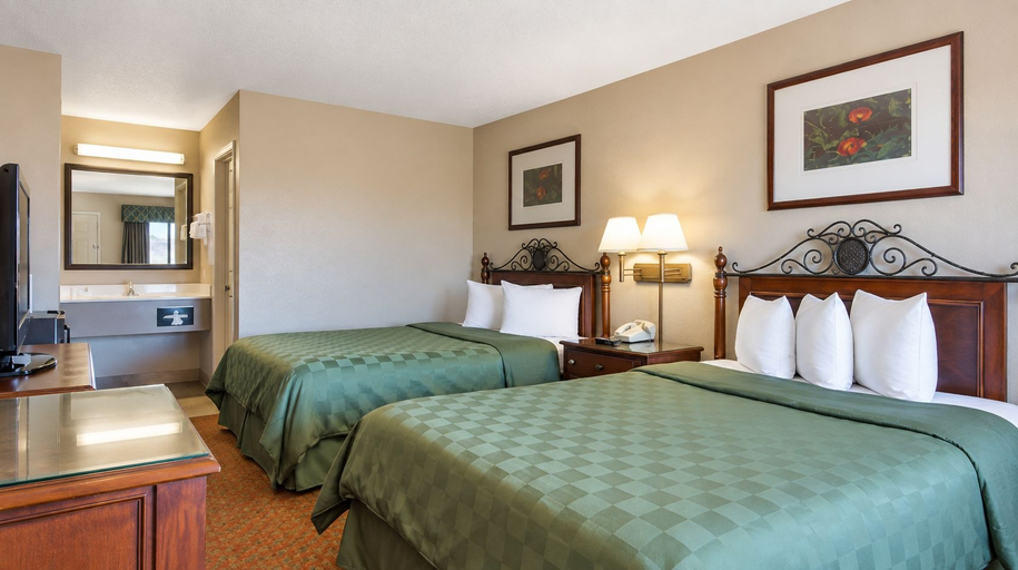 Bedroom 3, Days Inn by Wyndham Kingman East, Mohave