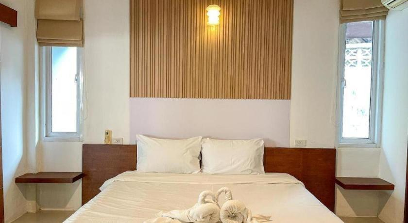 Bedroom, The Living Pool Villas, Ko Samui