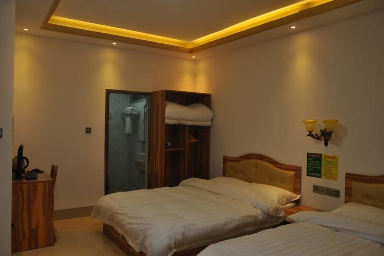 Bedroom 3, Dahua Fashion Marina Hotel, Hechi