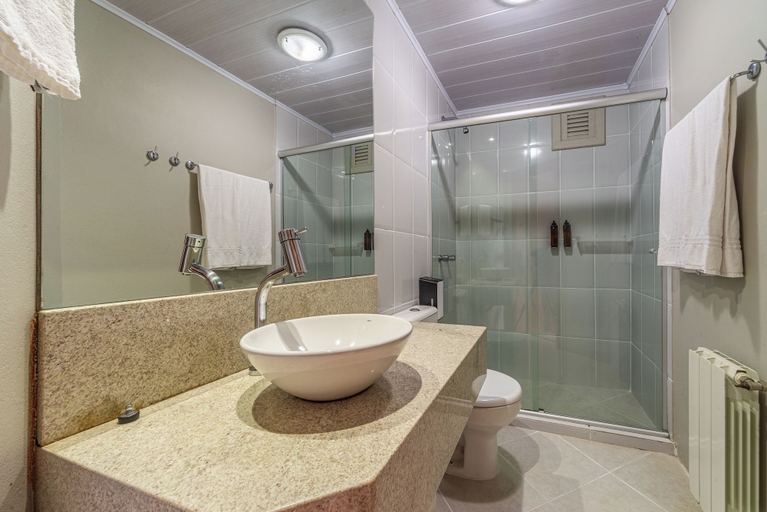 Bathroom 5, Hotel Bangalôs da Serra, Gramado