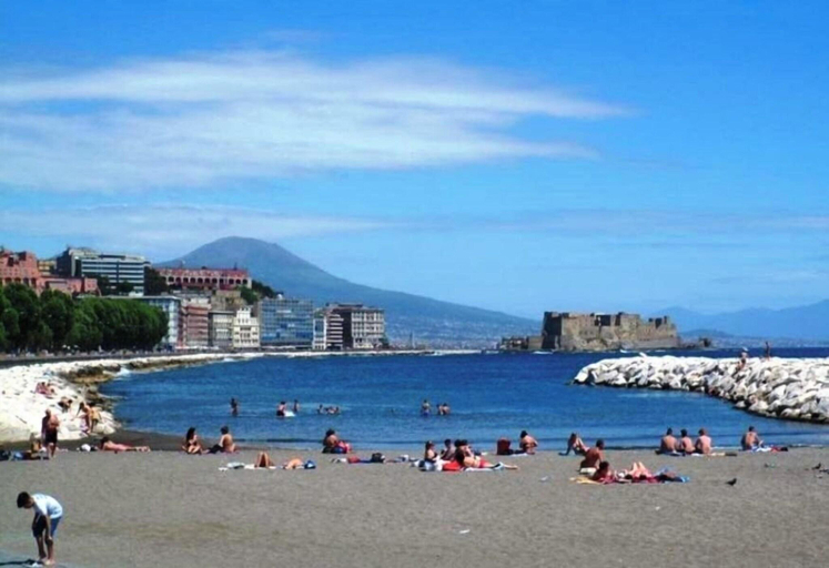Exterior & Views 2, Napoliday, Napoli