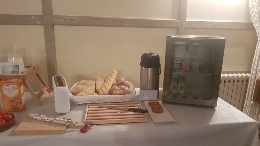 Food & Drinks, HOSTAL ISABEL, Girona