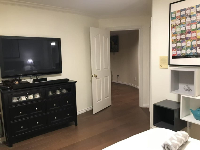Room 1, Vancouver Richmond Villa, Greater Vancouver