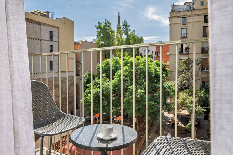 Others, Med APARTS Bas, Barcelona