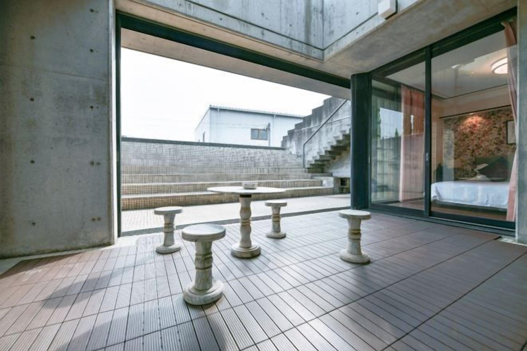Others 4, BRUCE HOUSE, Izumisano