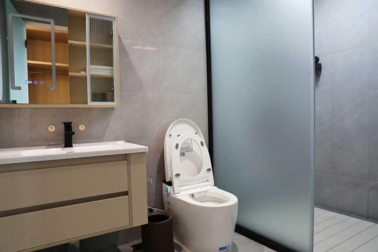 Bathroom 3, Lugu Lake Yongzhen Hotel, Lijiang