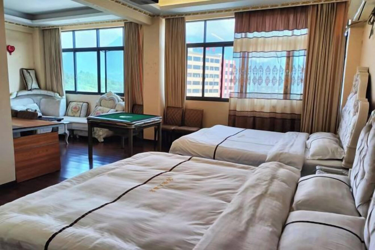 Bedroom 2, Badong 80 pleasant hotel, Enshi Tujia and Miao
