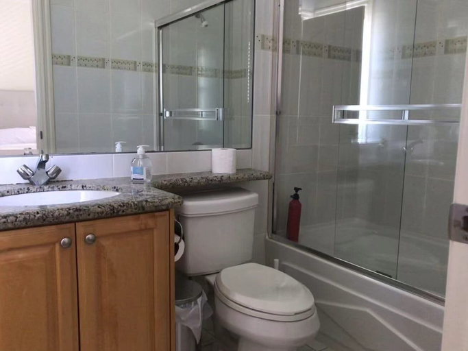 Bathroom, Vancouver Richmond Villa, Greater Vancouver