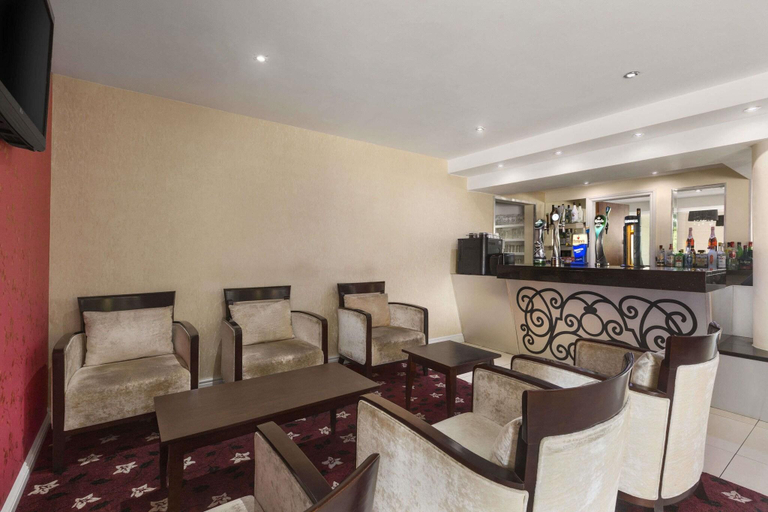 Food & Drinks 5, Redwings Lodges Birmingham, Sandwell