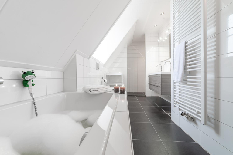 Bathroom 3, Parc Ganuenta - Luxe wellness villa's, Noord-Beveland