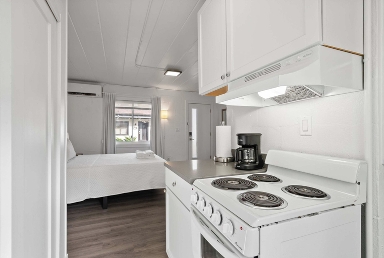 Others 4, Chic City Retreat 93I Sleeps 2, Franklin