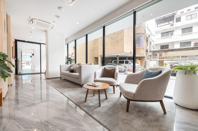 Public Area 3, LiveZen Bangkok, Khlong Toey