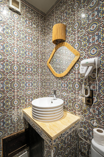 Bathroom 5, Riad Balkisse, Marrakech