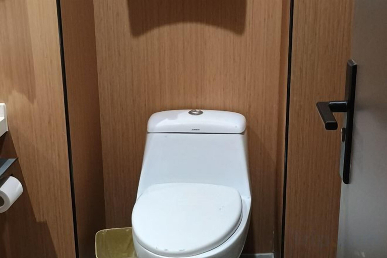 Bathroom 4, Meike City Hotel, Ningbo