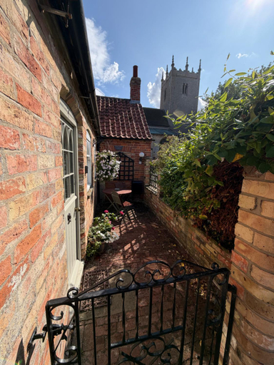 Others 4, The Old Stable, Lincolnshire