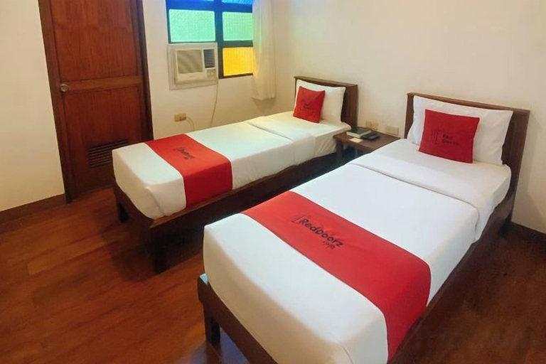 Bedroom, RedDoorz Plus @ Balai Sofia Bed & Breakfast Batangas, Talisay