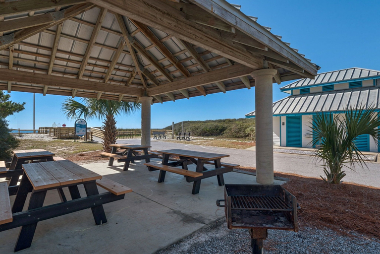 Food & Drinks, Pet Friendly - 2 Community Pools - Modern Beach House Charm, Walton