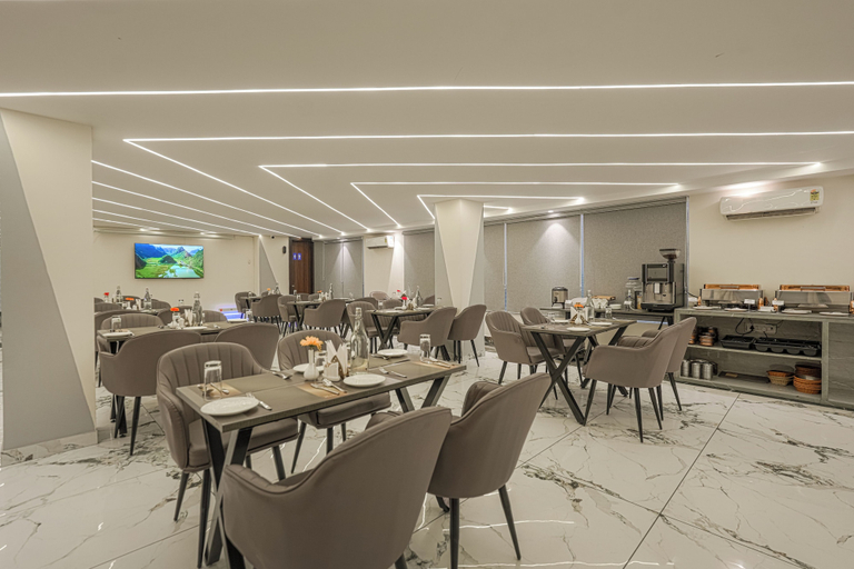 Food & Drinks 5, The Altruist Gurugram Hotel, Gurgaon