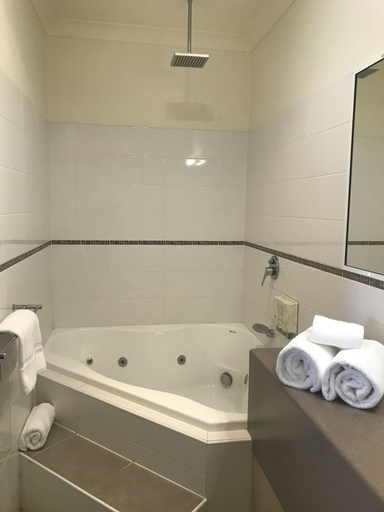 Bathroom 5, Pittsworth Motor Inn, Pittsworth