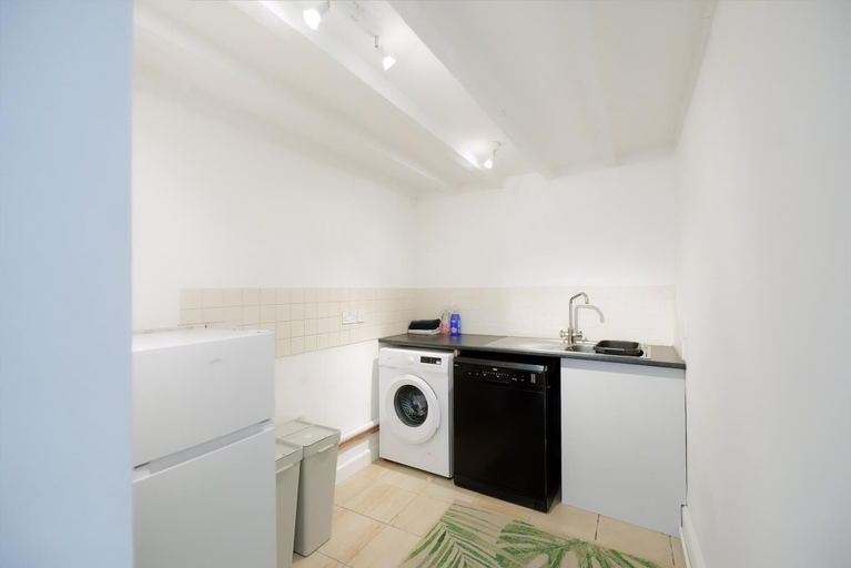 Others 4, 3 Bed Home near Hiking Trails & Parks, Rhondda, Cynon, Taff