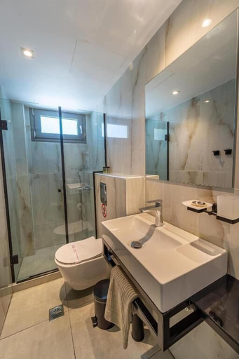 Bathroom 5, Niso Skiathos, Thessaly
