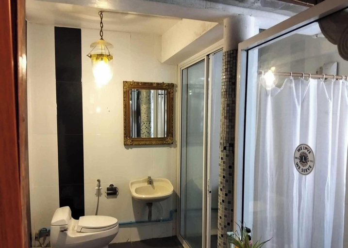 Bathroom 4, Ruenthai Ayutthaya Resort and Restaurant, Phra Nakhon Si Ayutthaya