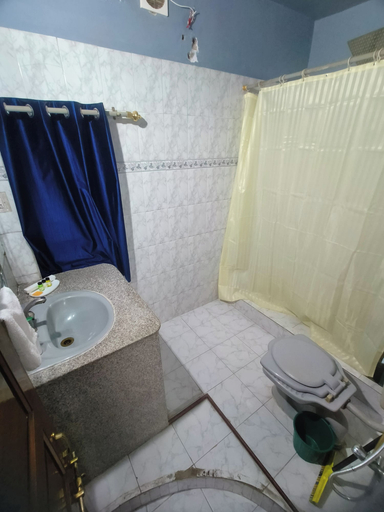 Bathroom 4, Ohh Hostler Jaipur, Jaipur