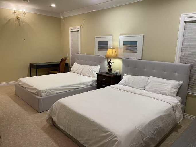 Room 4, Vancouver Richmond Villa, Greater Vancouver