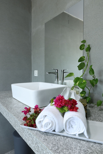 Bathroom 3, Pamera Thoddoo