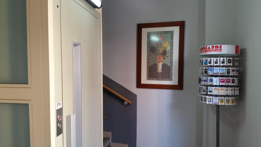 Public Area 3, Hostal LK, Barcelona