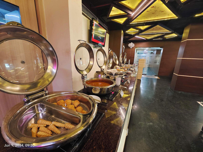 Food & Drinks 5, The Oasis Hotel, Vadodara