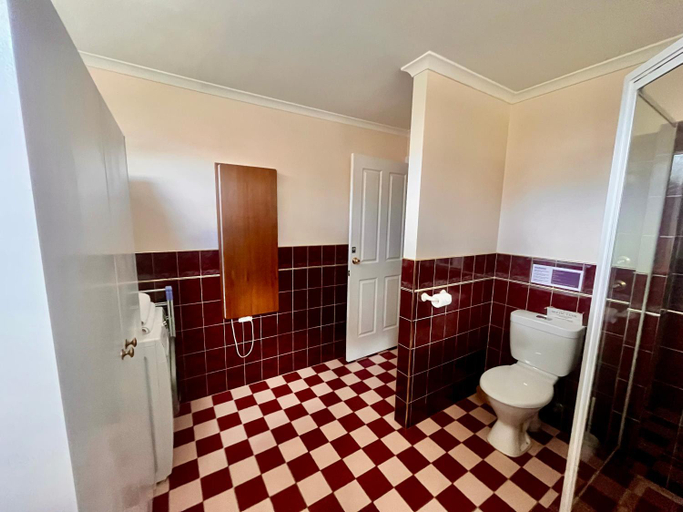 Bathroom 2, Gasworks Cottages and Gardens, Alexandrina- Strathalbyn