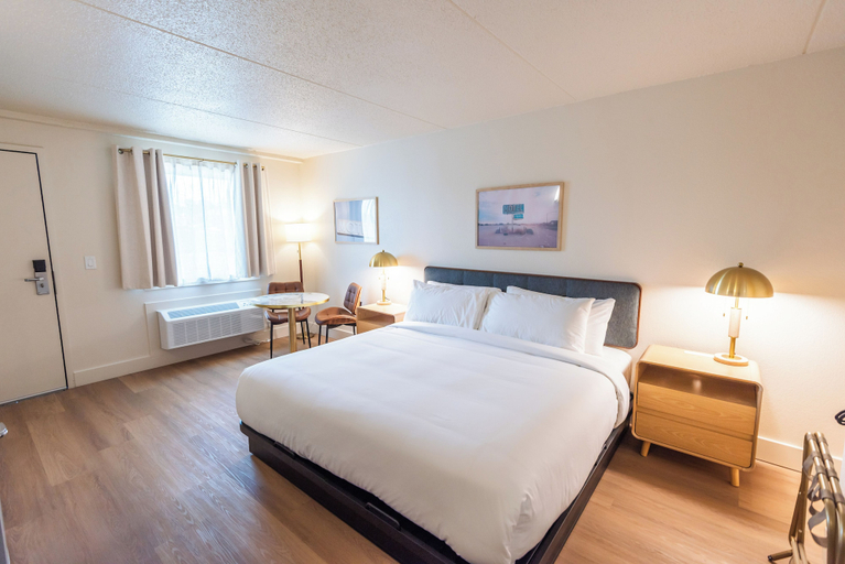 Room 5, The Atlas Hotel & Lofts, Davidson