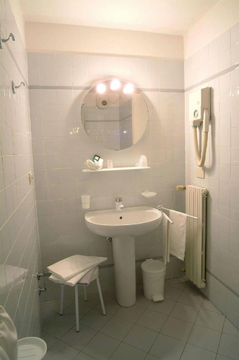 Bathroom 3, Albergo Sapori, Bologna