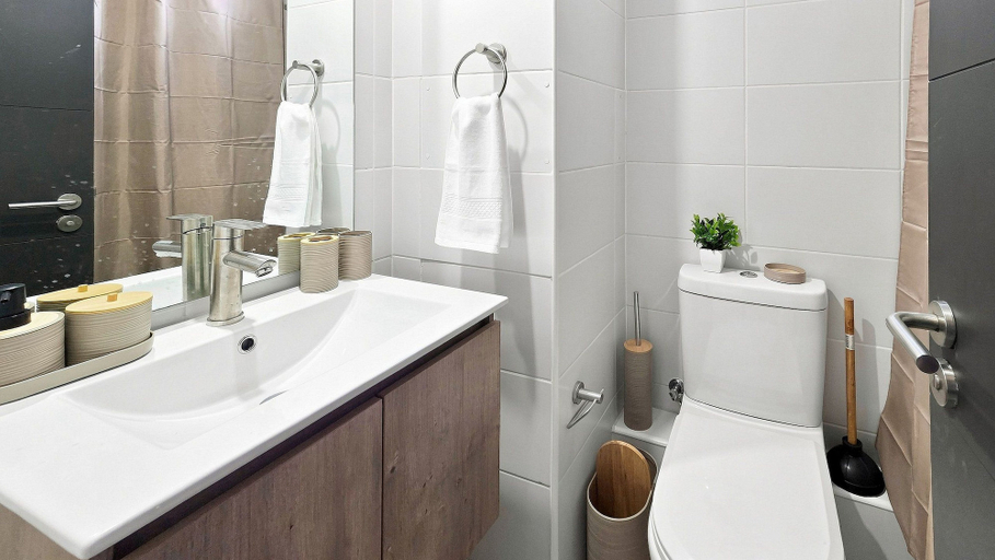 Bathroom, Oceana Suites La Florida Friolan Roa, Cordillera