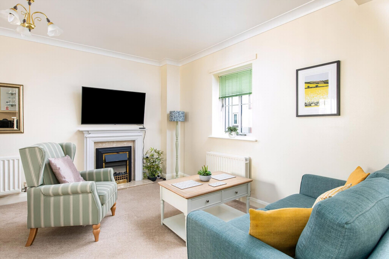 Living room, Seaview 2-bed With Private Parking, Portishead, North Somerset