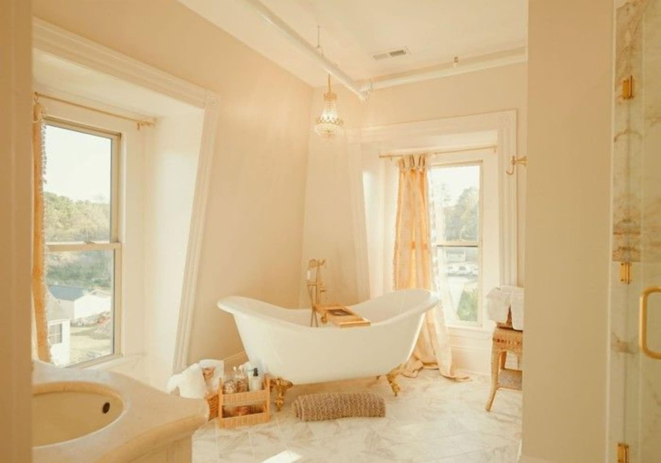 Bathroom 3, Bonaparte Castle, Rowan
