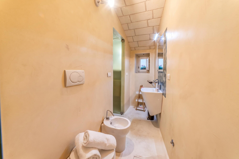 Bathroom 2, Martano Jacuzzi Suite w/ Terrace & BBQ, Lecce