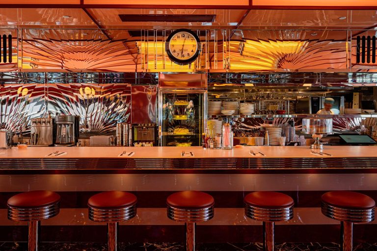 Food & Drinks, Lafayette Hotel & Suites in San Diego, San Diego