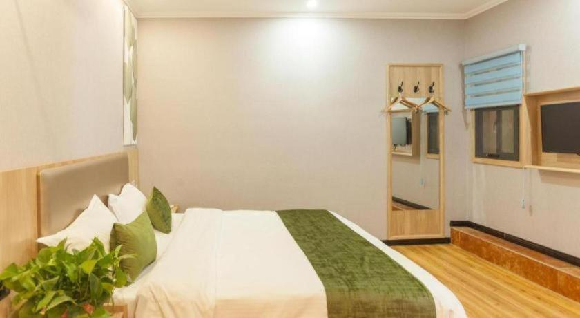 Bedroom 3, Green Tree Inn Express Hefei Yungu Road Linhu Community, Hefei
