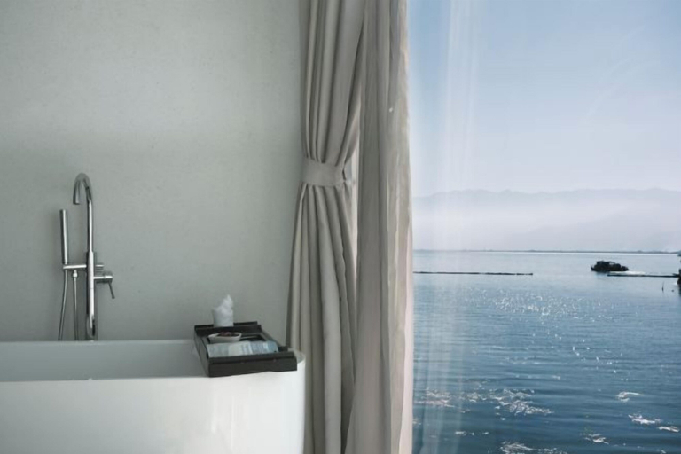 Bathroom, Don't Think About The Elephant Hostel, Dali Bai