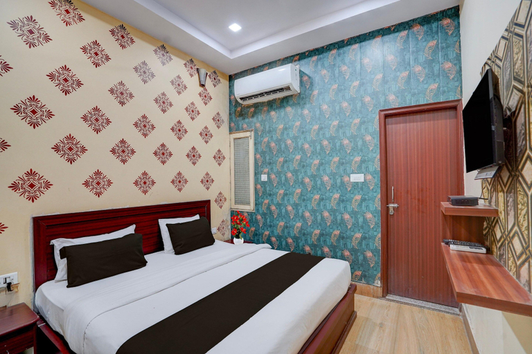 Room 4, Classic The Century Plaza Hotel, Varanasi