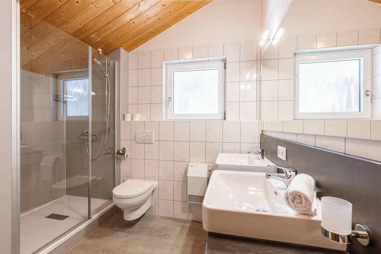 Bathroom, Alpendorf Dachstein-West, Hallein