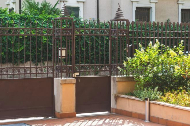 Others 5, Juliet House, Verona