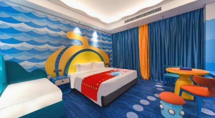 Bedroom 3, Dolphin Bay Hotel, Kunming