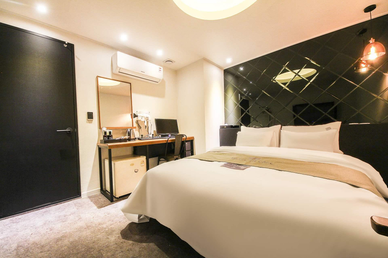 Bedroom 3, Sanbon Hotel in cafe, Anyang