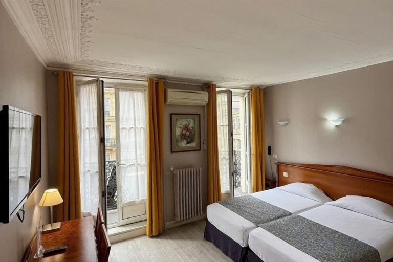 Bedroom 1, Hotel Richmond Gare du Nord, Paris