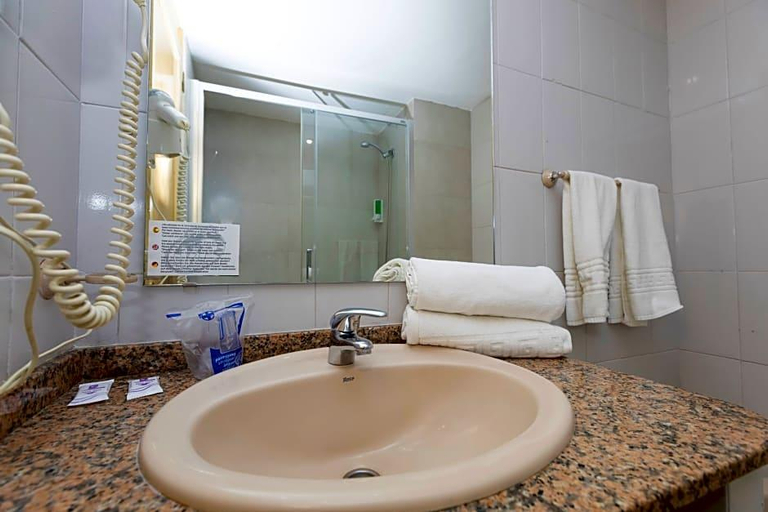 Bathroom 4, BLUESEA Veril Playa, Las Palmas
